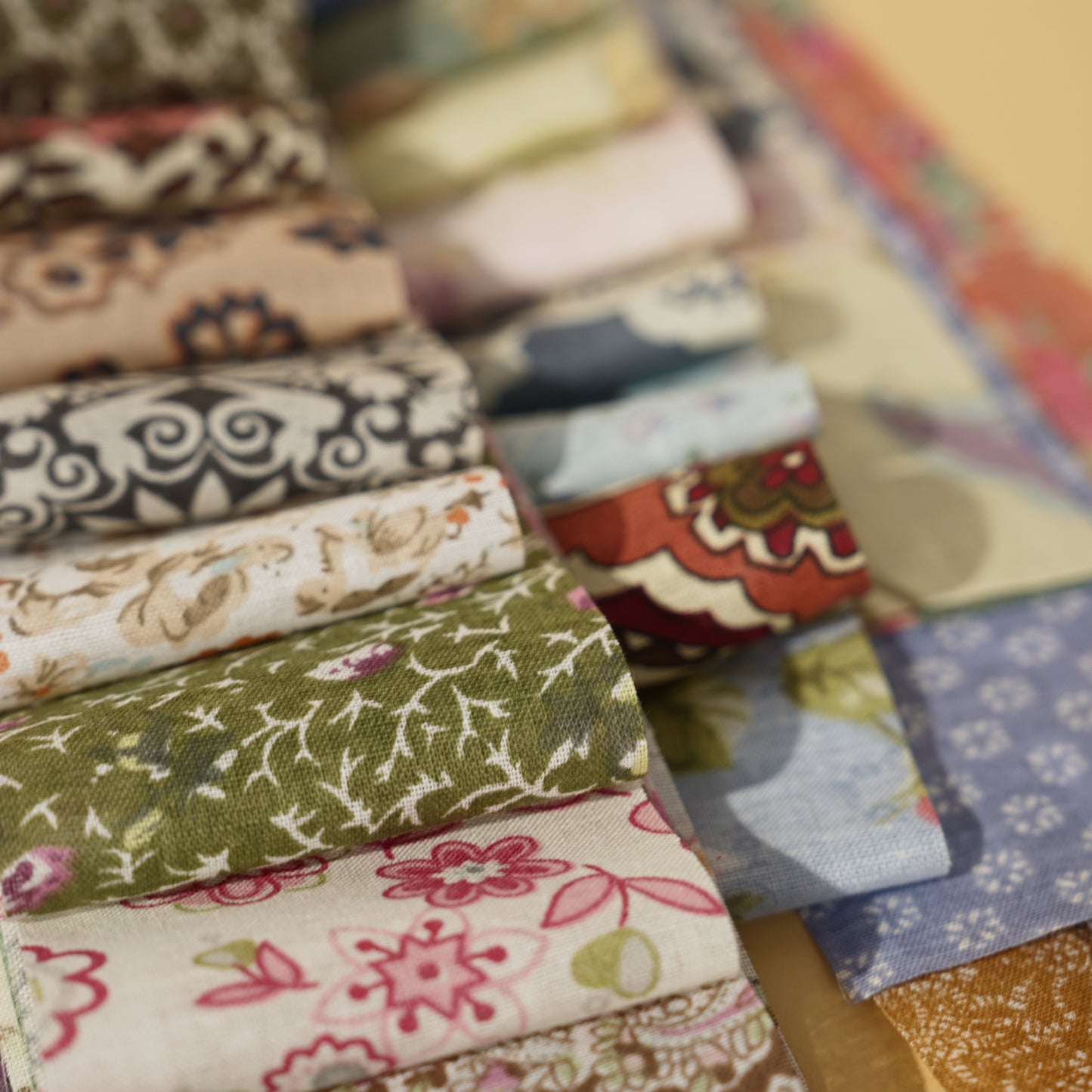 Quilting Fabric Jelly Roll 40 Strip Precut Cotton Strips 2.5" x 40"in Autumn Floral