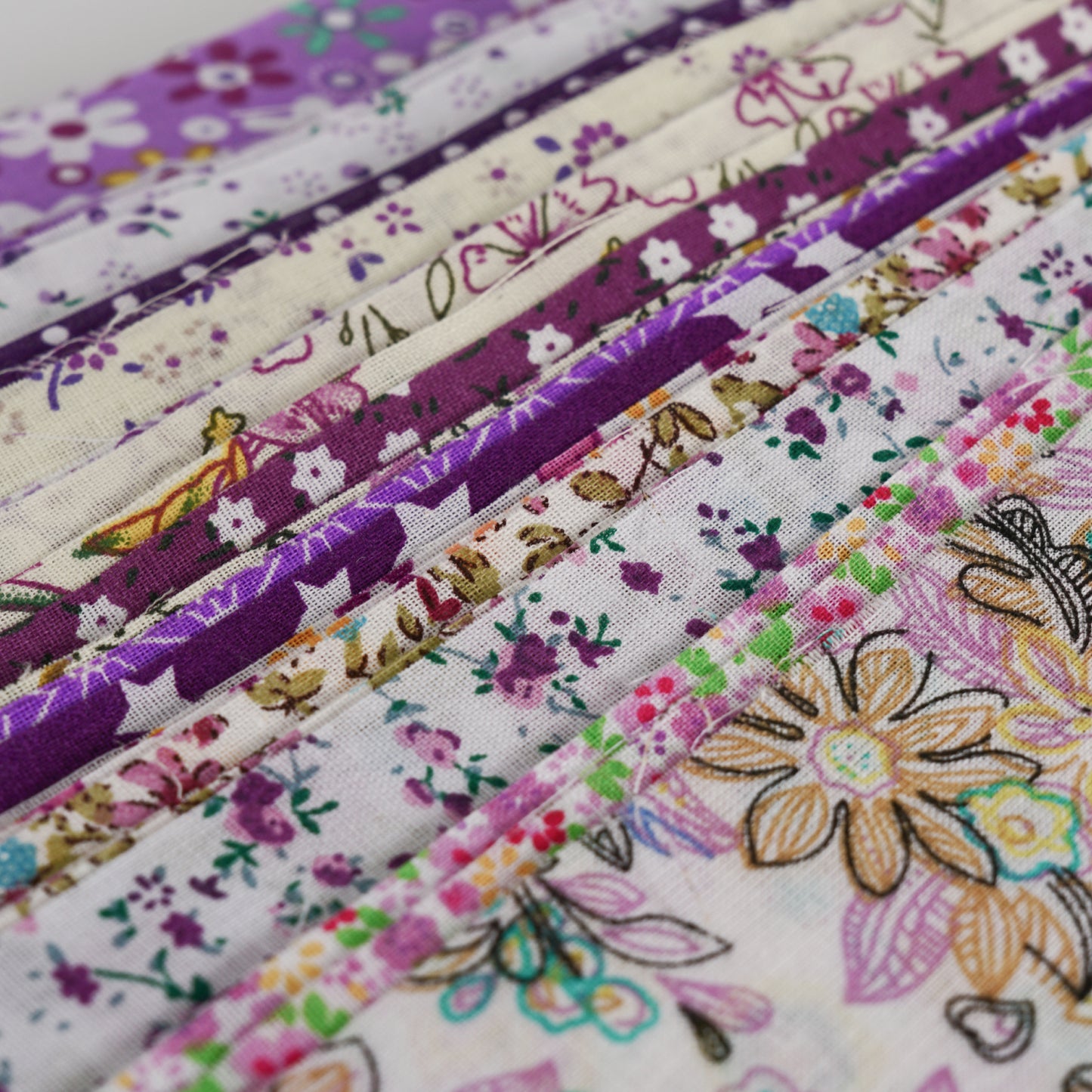 Quilting Fabric Jelly Roll 40 Strip Precut Cotton Strips 2.5" x 40"in Purple